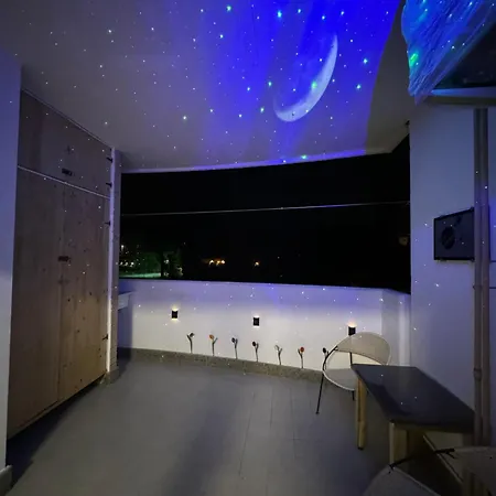 Flower Garden House アパート *